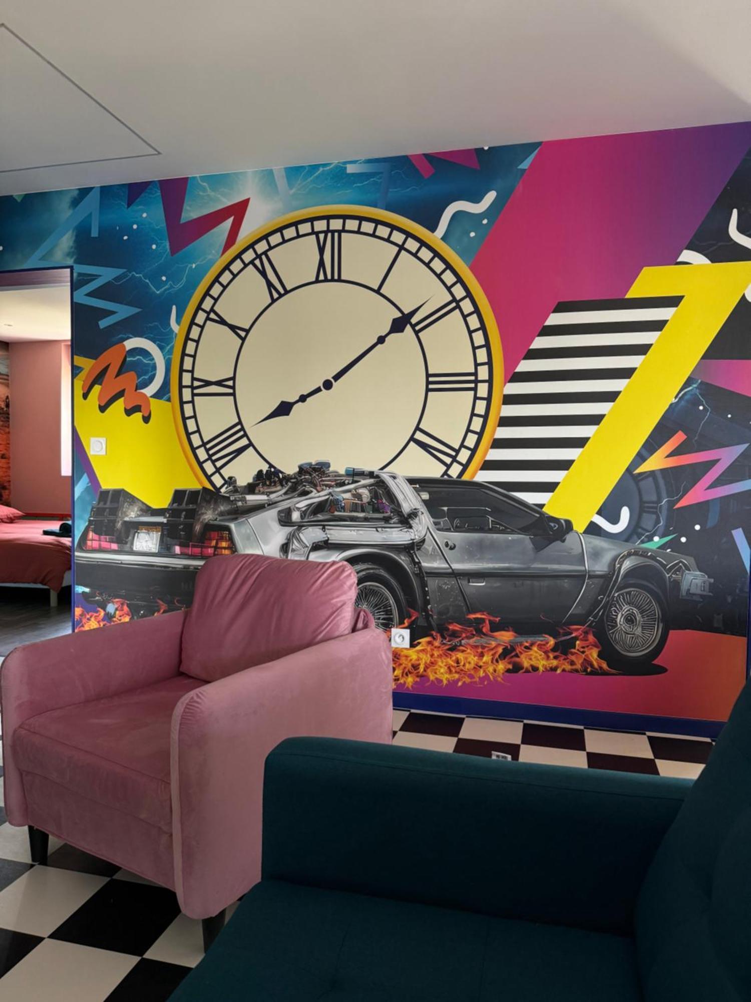 Capsule Retour Vers Le Futur Maubeuge Zewnętrze zdjęcie